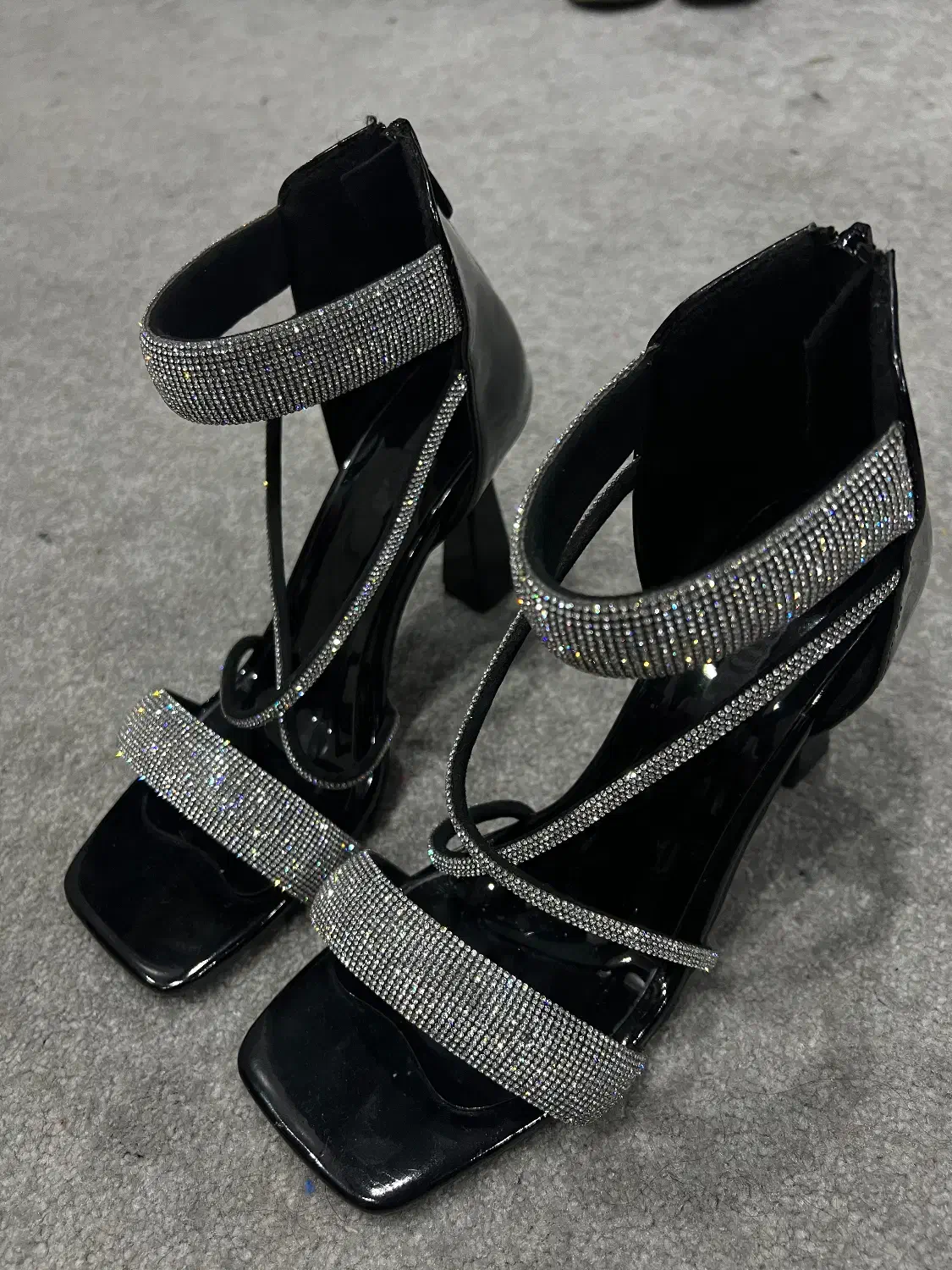 کفش مجلسی|کیف، کفش، کمربند|اهواز, کوی باهنر|دیوار