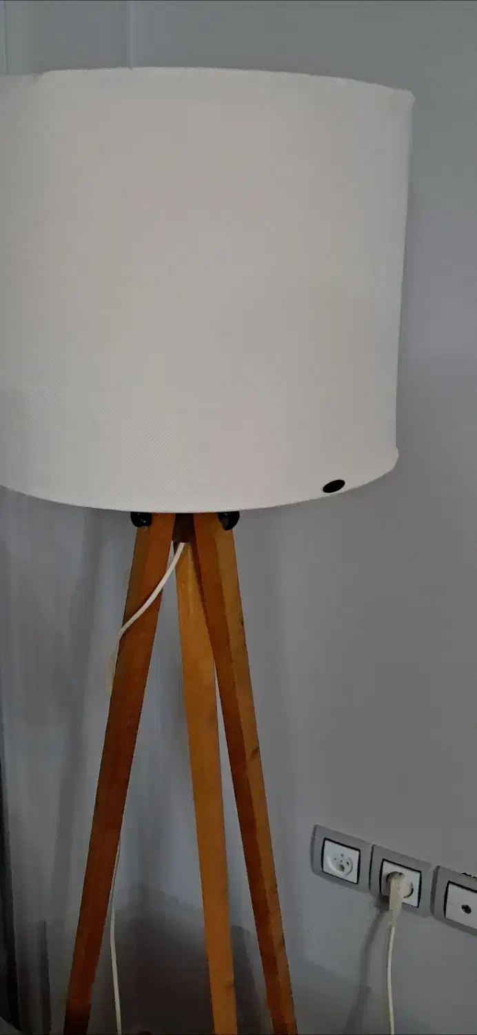 اواژور ایستاده|چراغ خواب و آباژور|گرگان, |دیوار