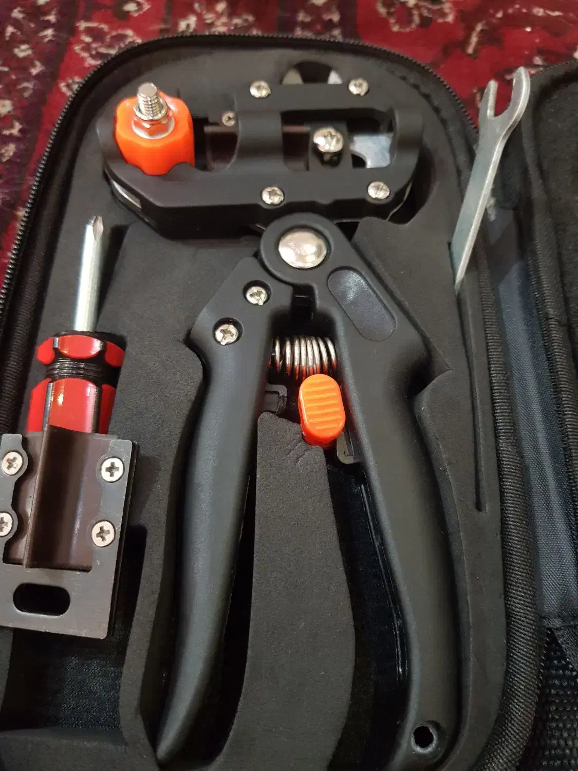 قیچی پیوند|ابزارآلات|رشت, کوی جام جم|دیوار