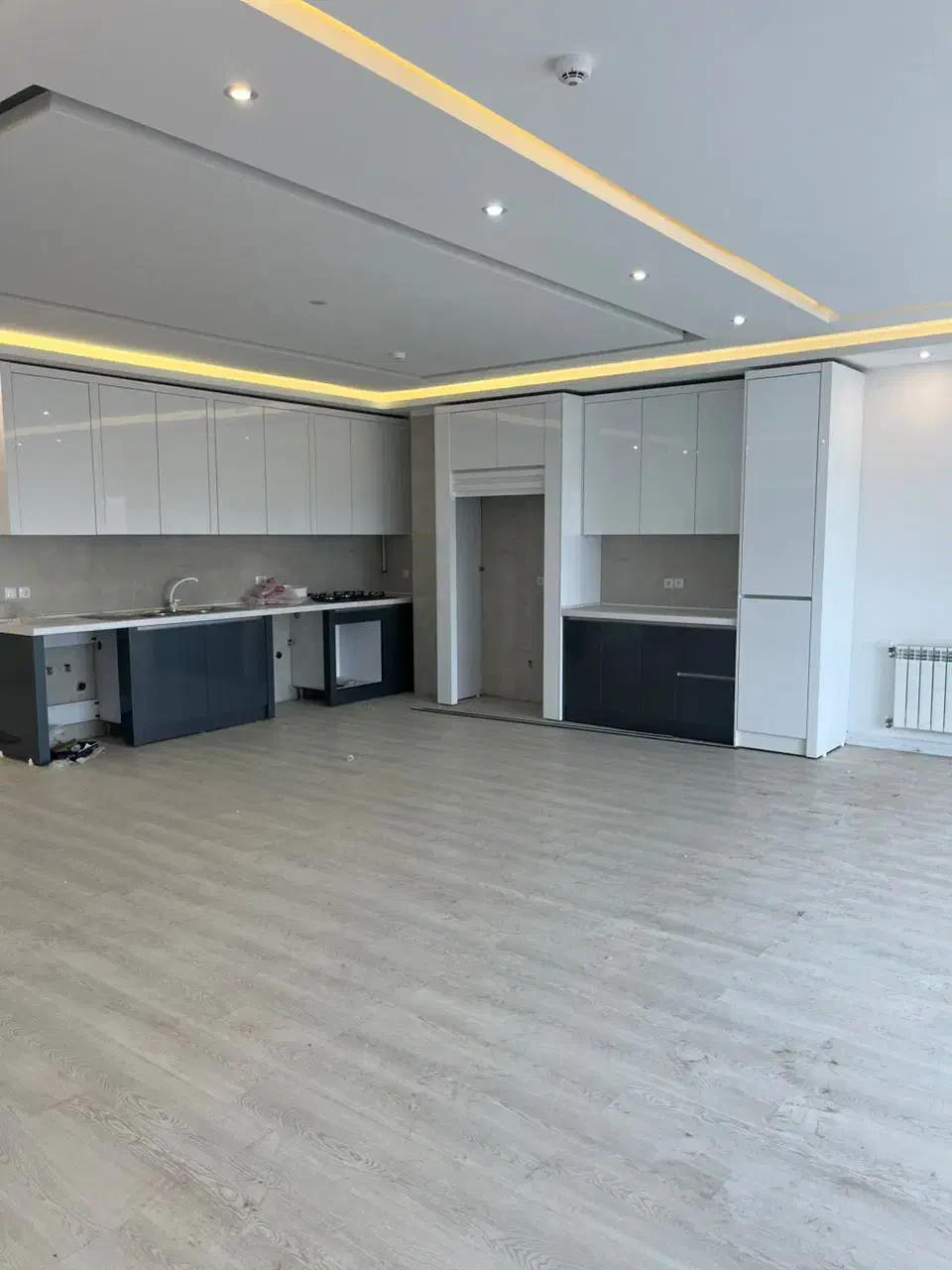 فروش واحد ۱۶۰متری کلیدنخورده مطهری|فروش آپارتمان|بندر انزلی, گلسرخ|دیوار