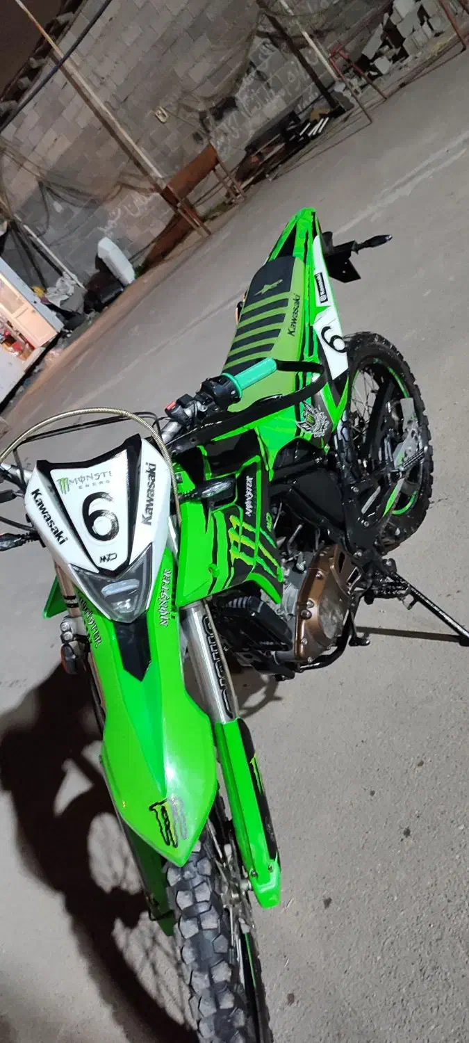 تریل t4|موتورسیکلت|رشت, معلم|دیوار