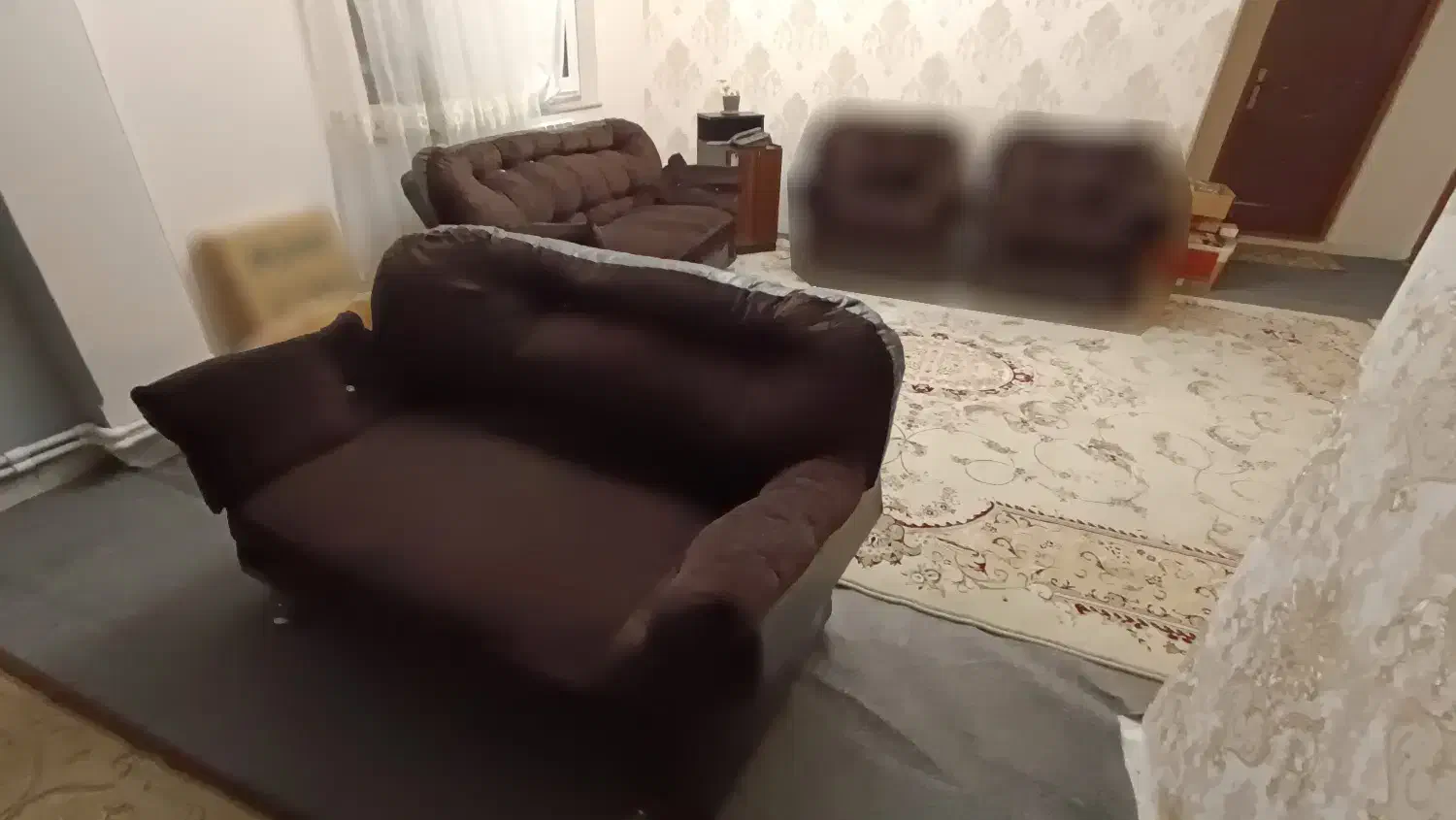 دو عدد راحتی 2 و 3 نفره|مبلمان خانگی و میز عسلی|رشت, استقامت ۱|دیوار