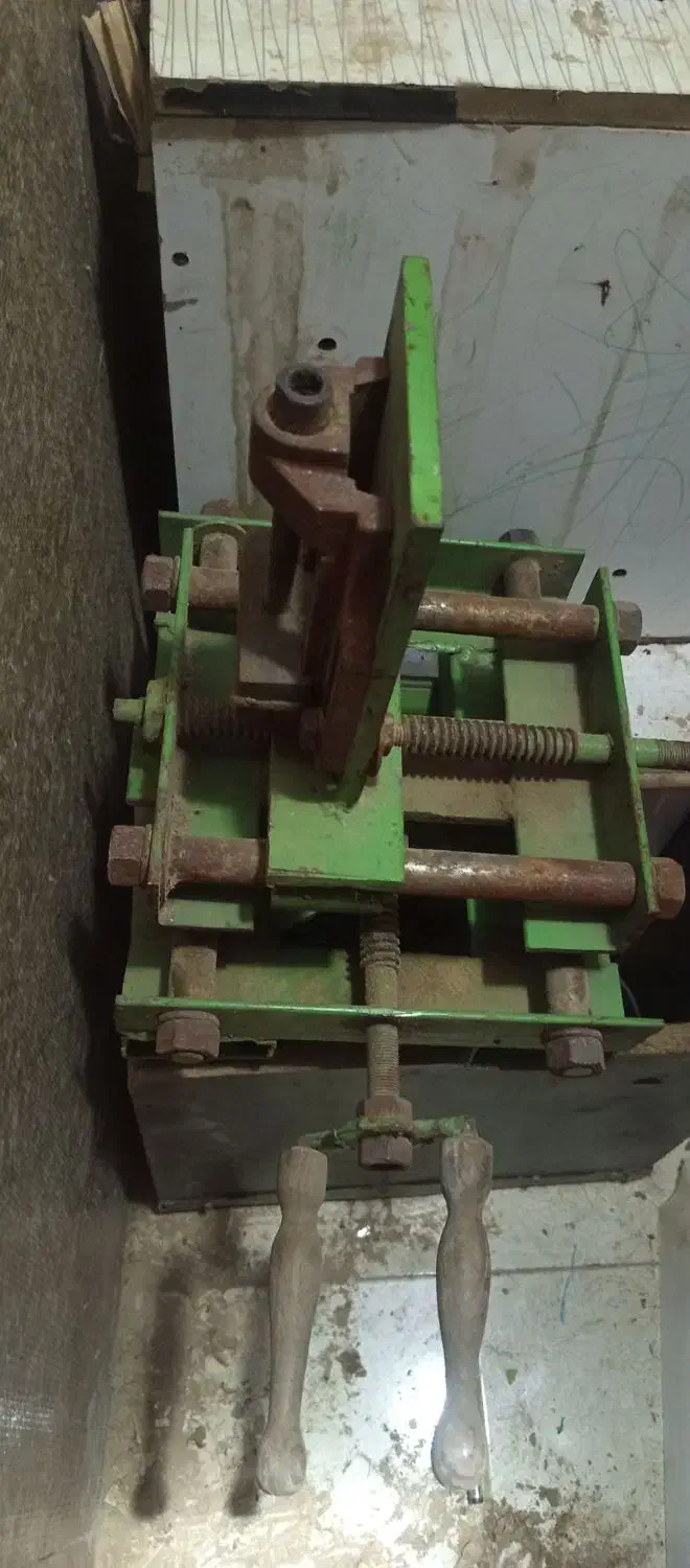 دستکاه خراطی سالم و درحال کار میباشد|ماشین‌آلات صنعتی|شیراز, ماه فیروزان|دیوار