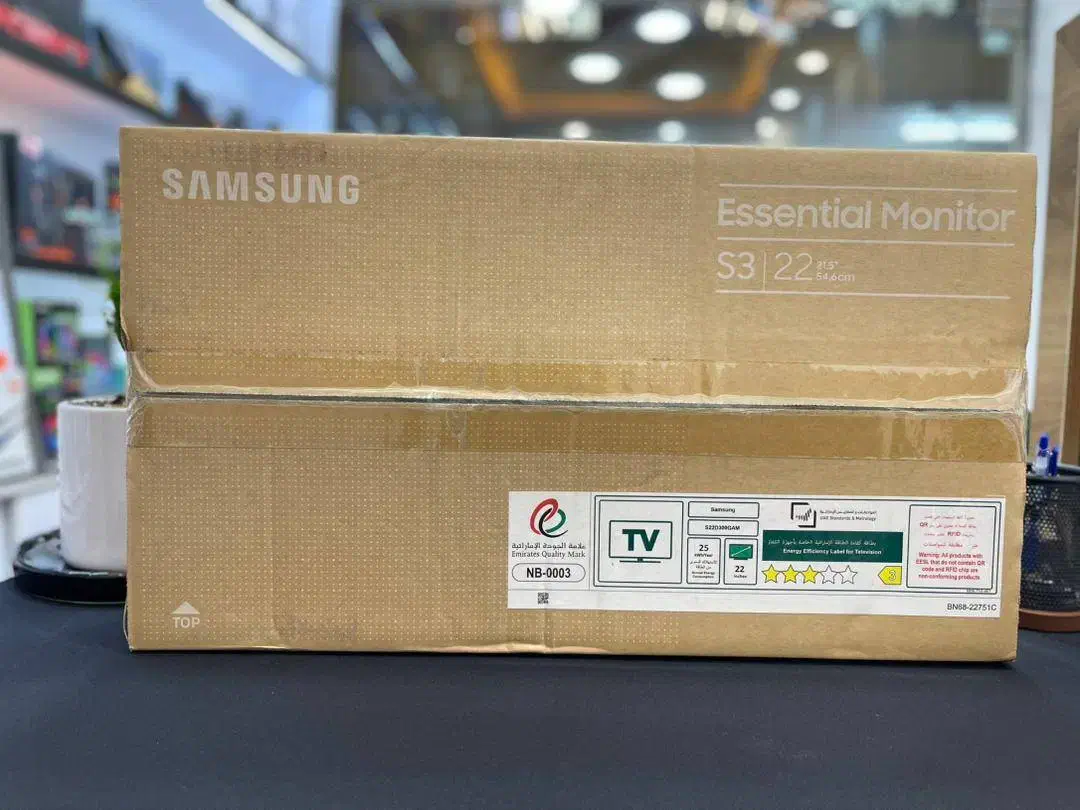 مانیتور برند SAMSUNG D300|قطعات و لوازم جانبی رایانه|قم, صفائیه|دیوار