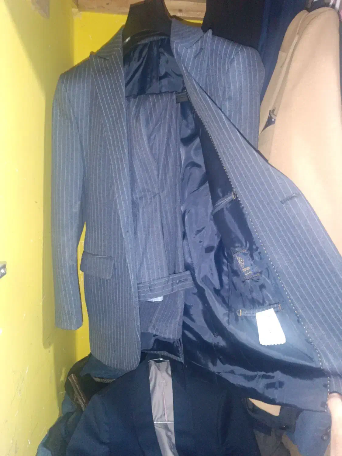 لباس|لباس|باوی, |دیوار