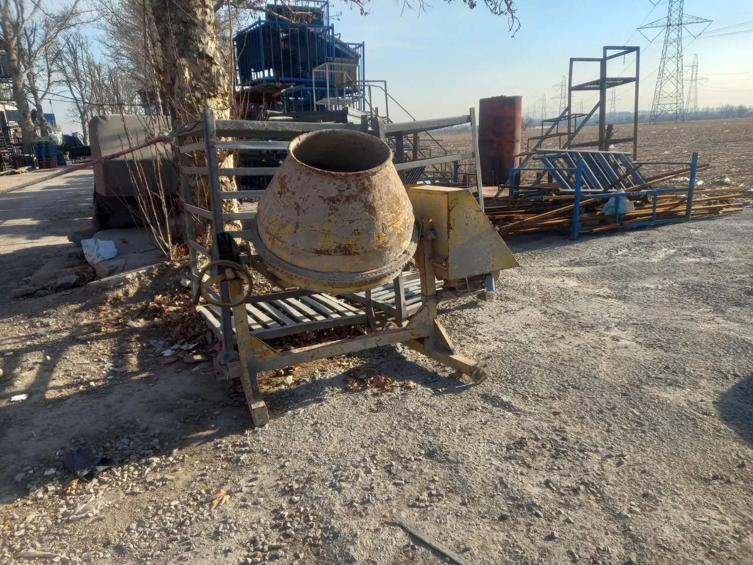 میکسر بتنی کار کرده|مصالح و تجهیزات ساختمان|تهران, امام زاده عبدالله|دیوار