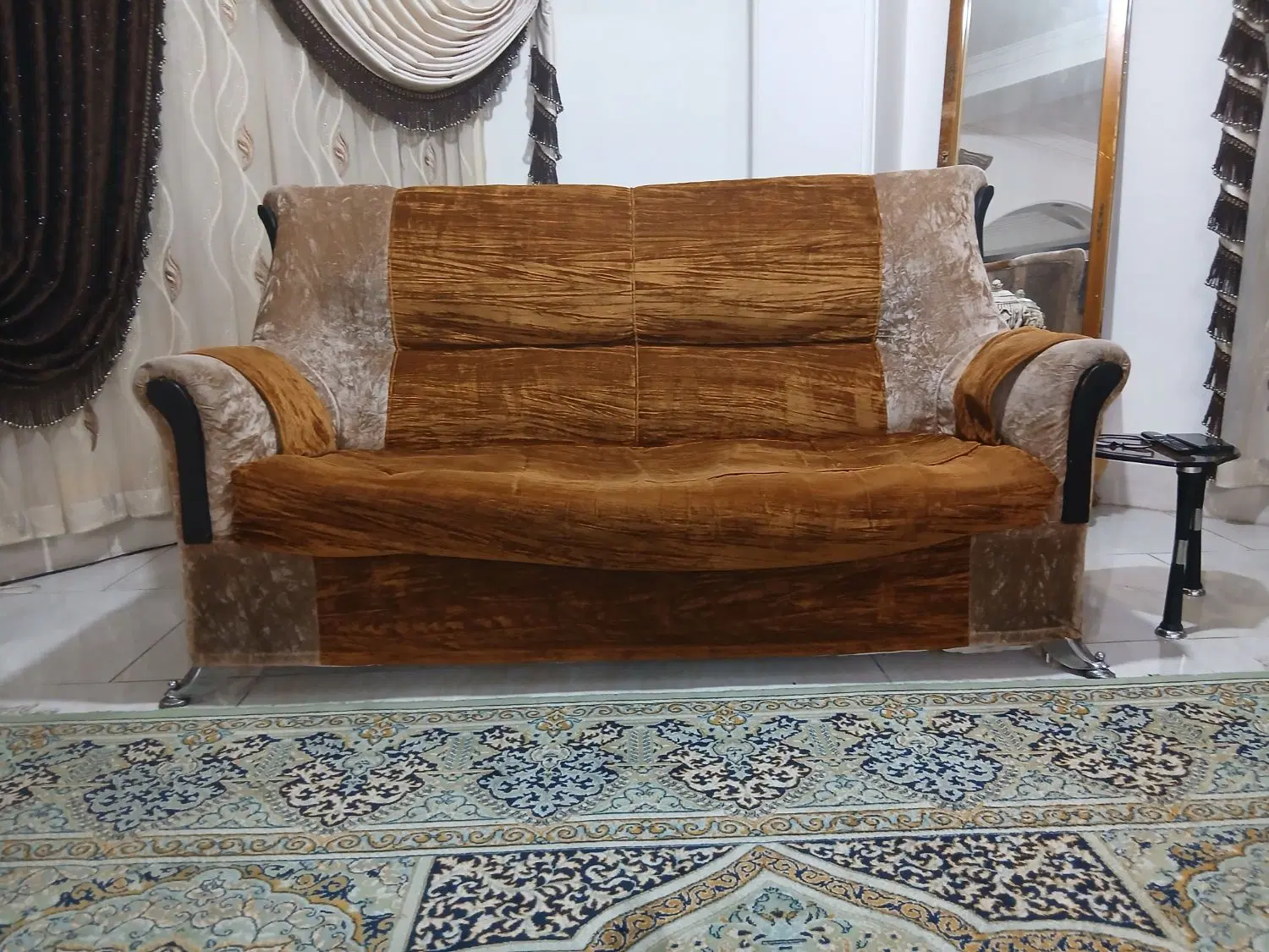 مبل راحتی|مبلمان خانگی و میز عسلی|شیرگاه, |دیوار