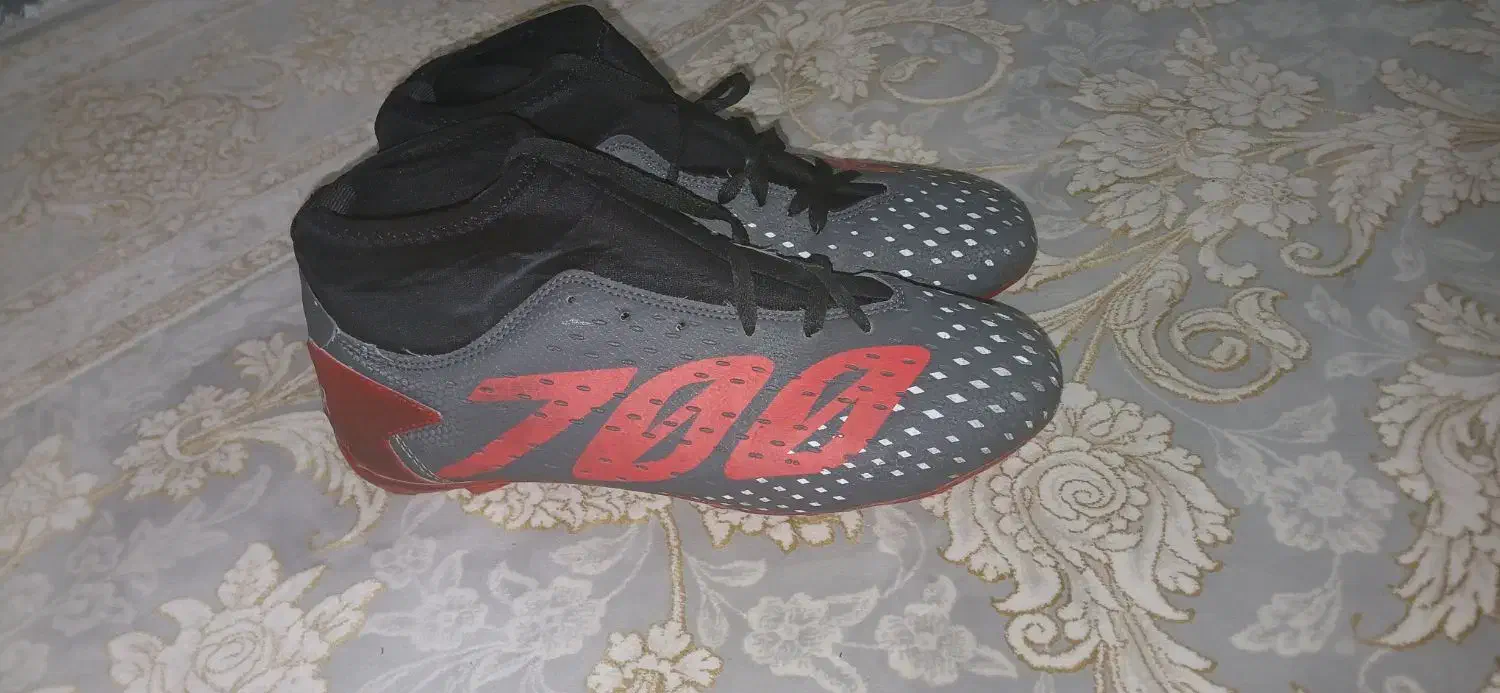 کتونی اورجینال فوتبال استوک زمین چمن|کیف، کفش، کمربند|محمدشهر, ولدآباد|دیوار