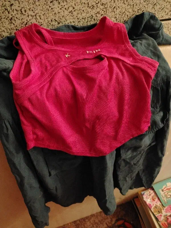 چند عدد لباس|کفش و لباس بچه|نجفآباد, امیرکبیر|دیوار