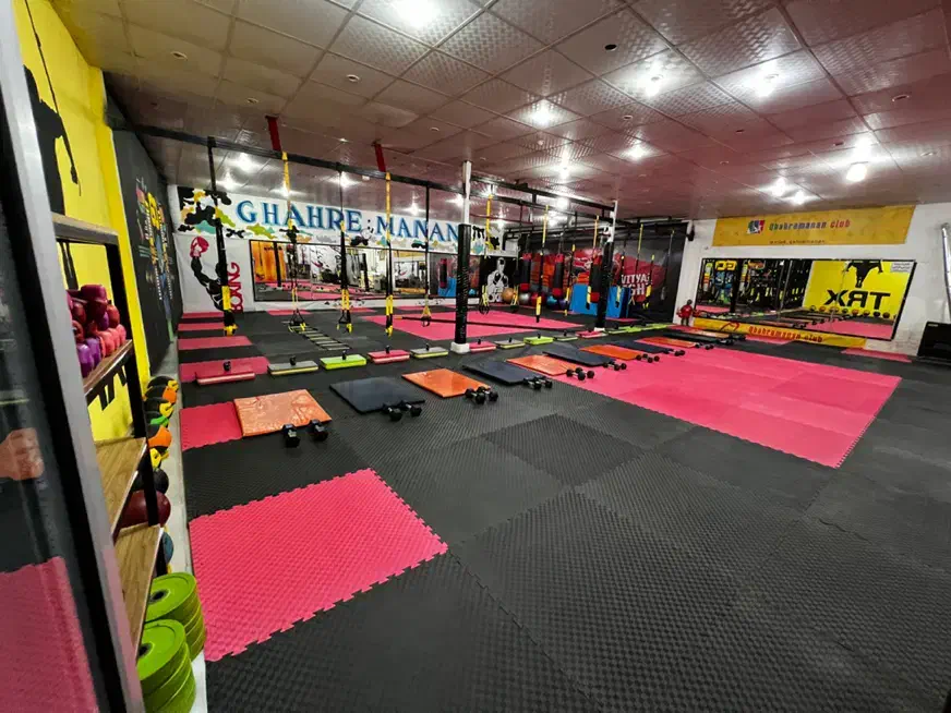 باشگاه ورزشی قهرمانان(بانوان)|خدمات آموزشی|قم, زنبیل آباد|دیوار