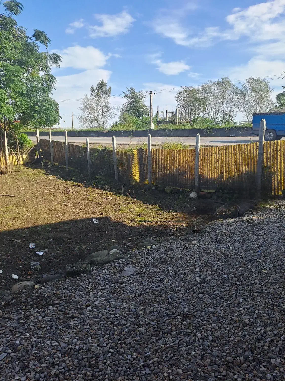 زمین و ملک کلنگی ۵۲۷ متری لب جاده ویزنه|فروش زمین و ملک کلنگی|چوبر, |دیوار