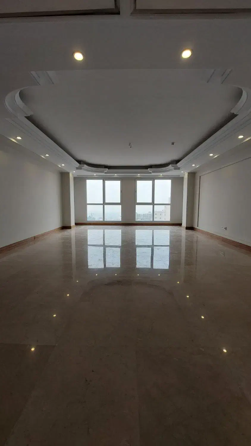 سپند۱۹۰متر*طبقه آخر*ویو خلبانی*فول مشاعات