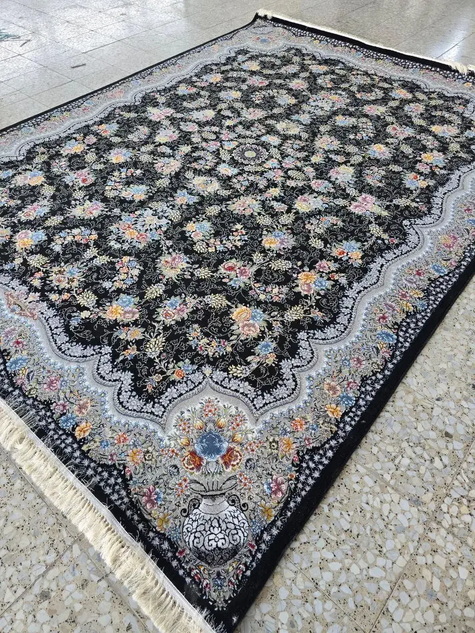 فرش هزار شانه طرح شکوفه تراکم۳۰۰۰|فرش|سیرجان, |دیوار