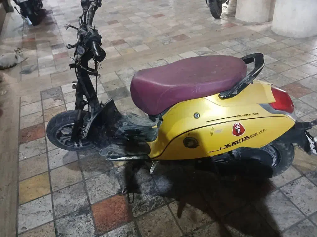 وسپا|موتورسیکلت|کیش, |دیوار