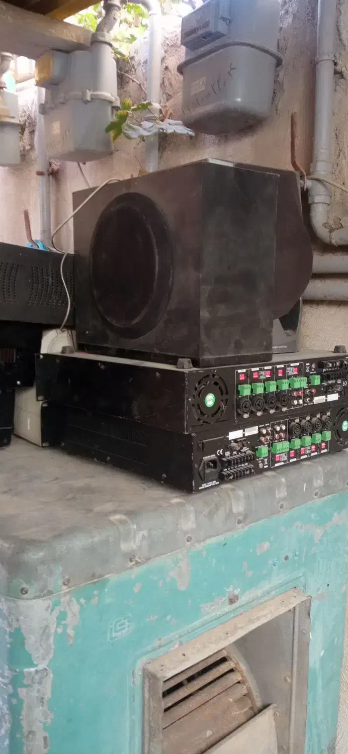 تعدادی وسایل برقی صوتی،آمپیلی،نور پرداز،پمپ آب|سیستم صوتی خانگی|نسیم‌شهر, |دیوار