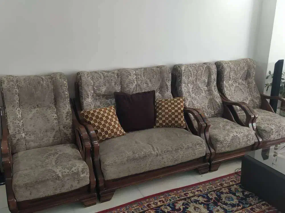 مبلمان ۹نفره|مبلمان خانگی و میز عسلی|اصفهان, ارغوانیه|دیوار