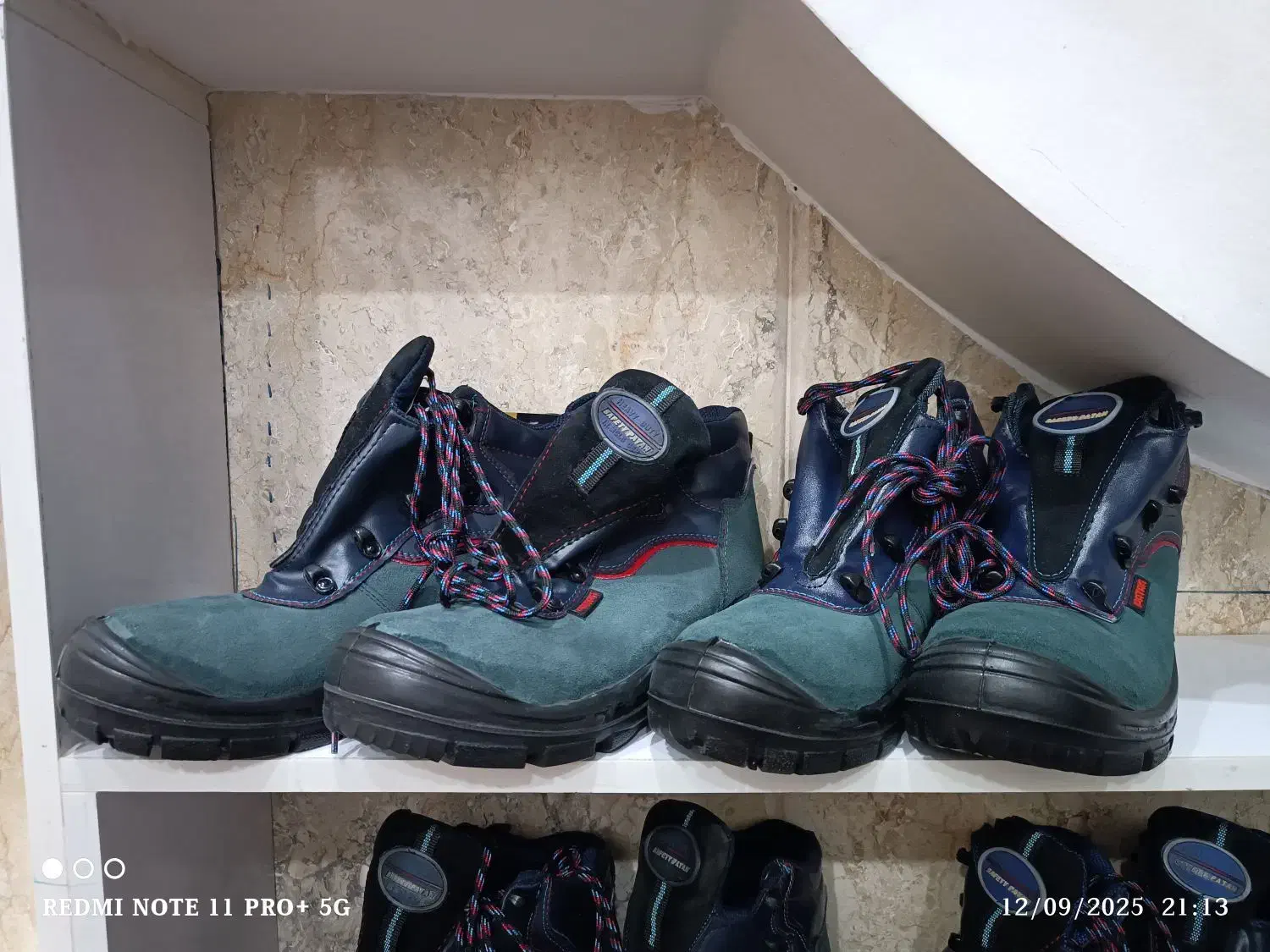 کفش کار ضد آب مدل لیونا|کیف، کفش، کمربند|میبد, |دیوار
