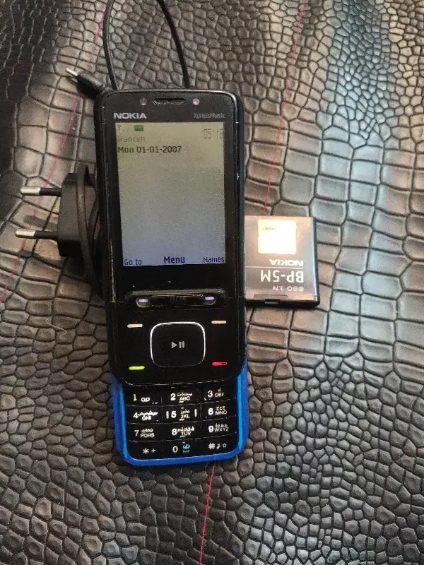 نوکیا 5610 آنتیک|موبایل|مشهد, حجاب (شهرک غرب)|دیوار