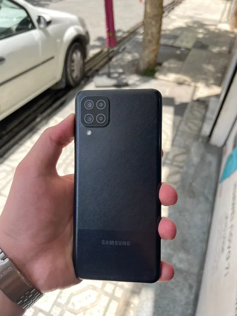 M12|موبایل|تهران, خاک سفید|دیوار