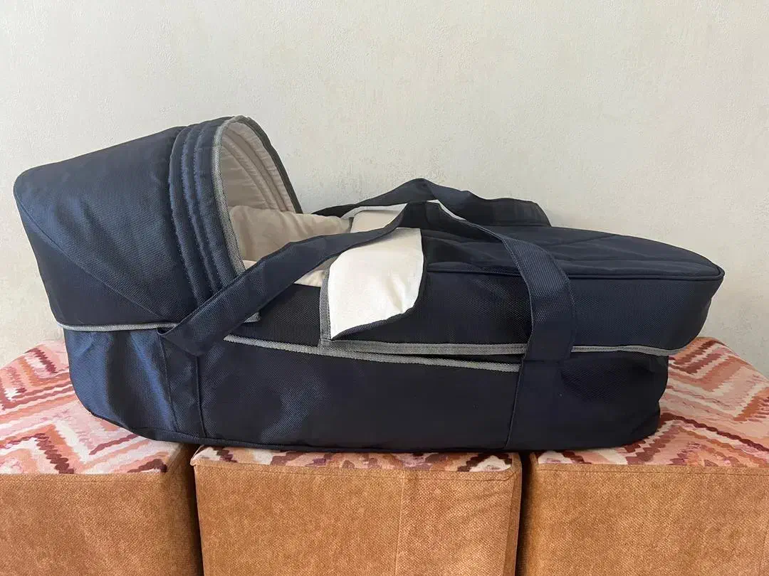 آغوشی و ساک حمل نوزاد|اسباب و اثاث بچه|شاهینشهر, حافظ جنوبی|دیوار