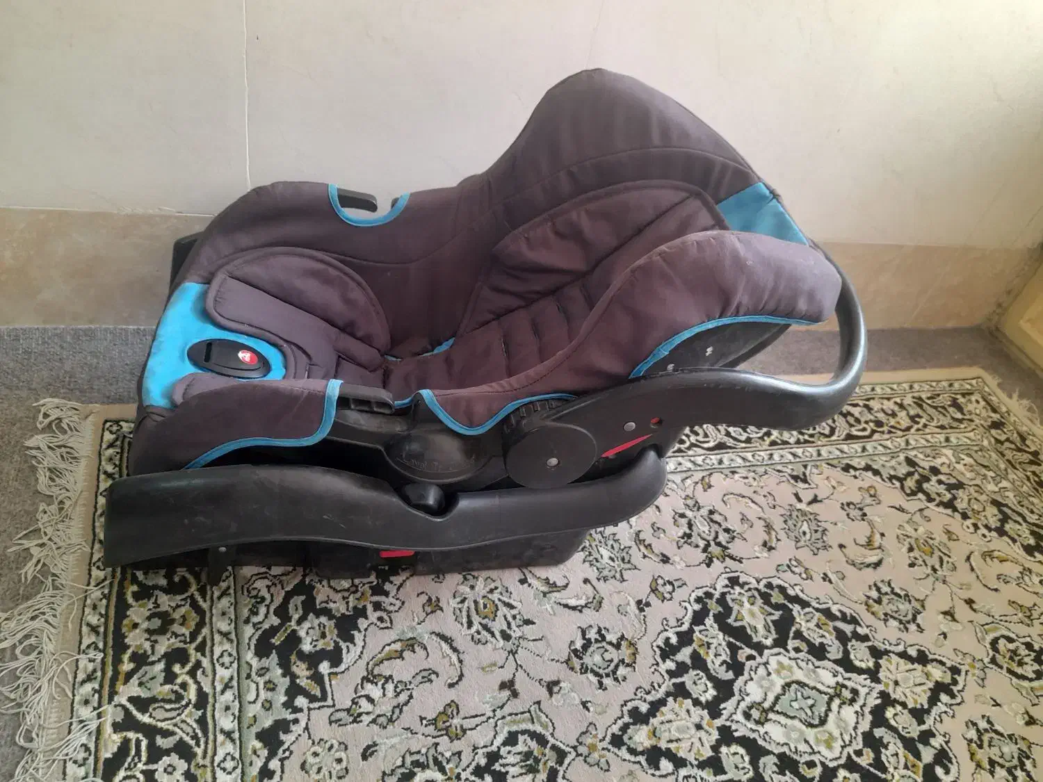 کریر و صندلی ماشین بچه|کالسکه و لوازم جانبی|قم, نوبهار|دیوار