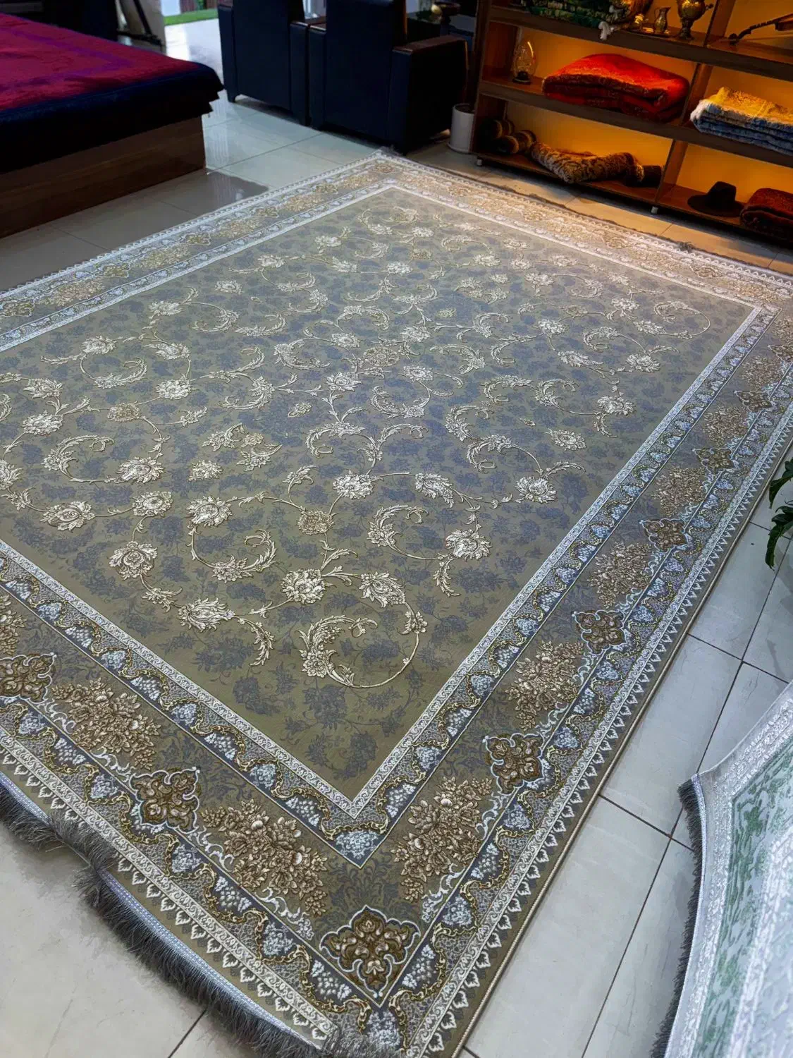 فرش۱۲۰۰شانه با تراکم۳۶۰۰ کاشان نخی با گارانتی|فرش|خرمآباد, |دیوار