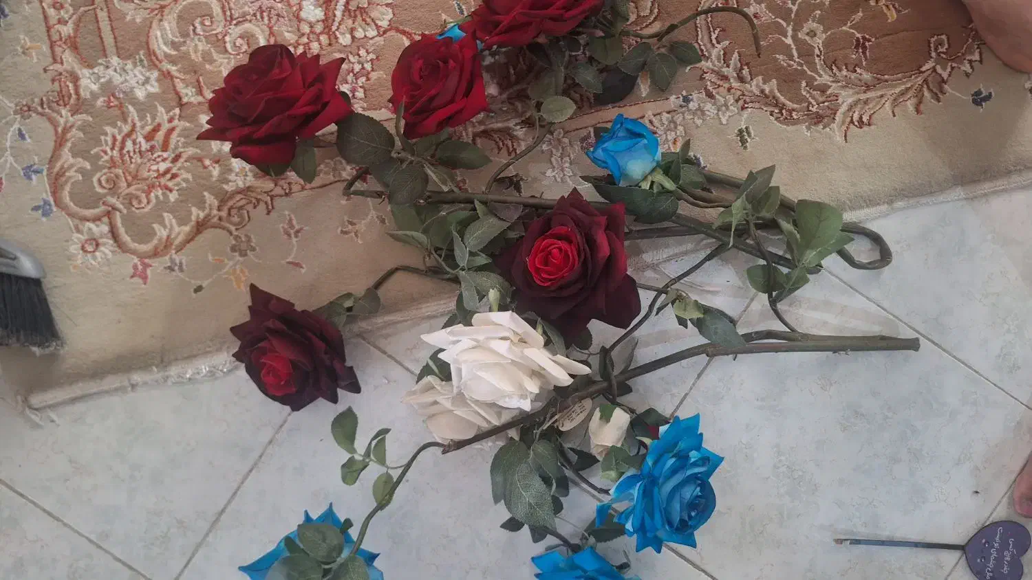 شاخه گل|گل مصنوعی|فردیس, فردیس|دیوار