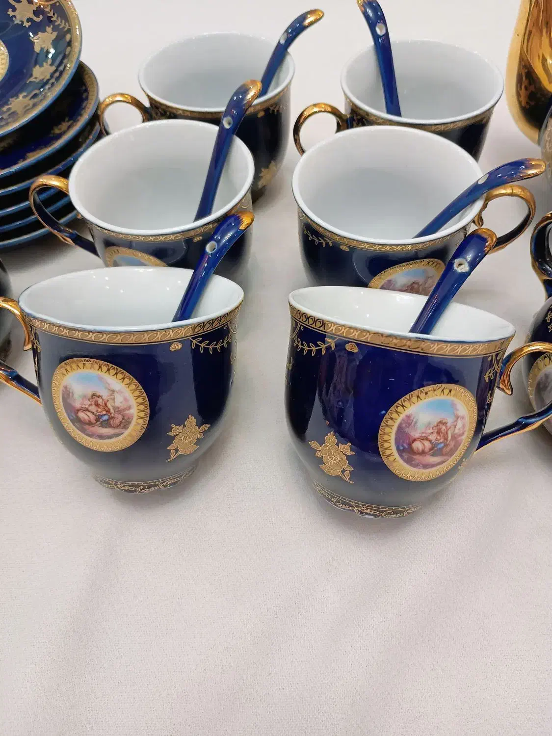 سرویس لیلی مجنون|کلکسیون اشیاء عتیقه|تهران, امیرآباد|دیوار