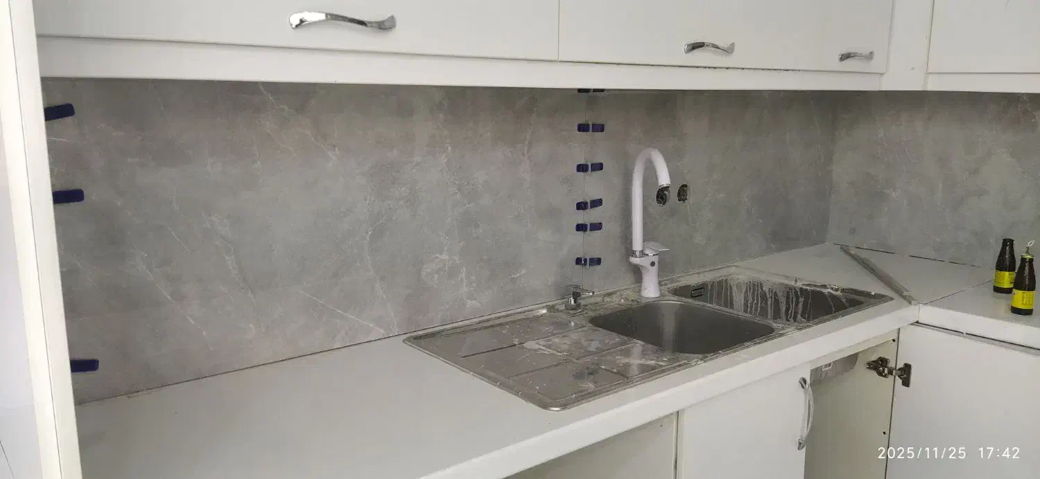 نصب سرامیک بین کابینت|خدمات پیشه و مهارت|بندرعباس, |دیوار