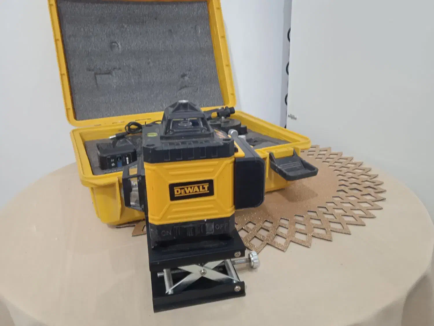 تراز لیزری شارژی|ابزارآلات|قزوین, |دیوار