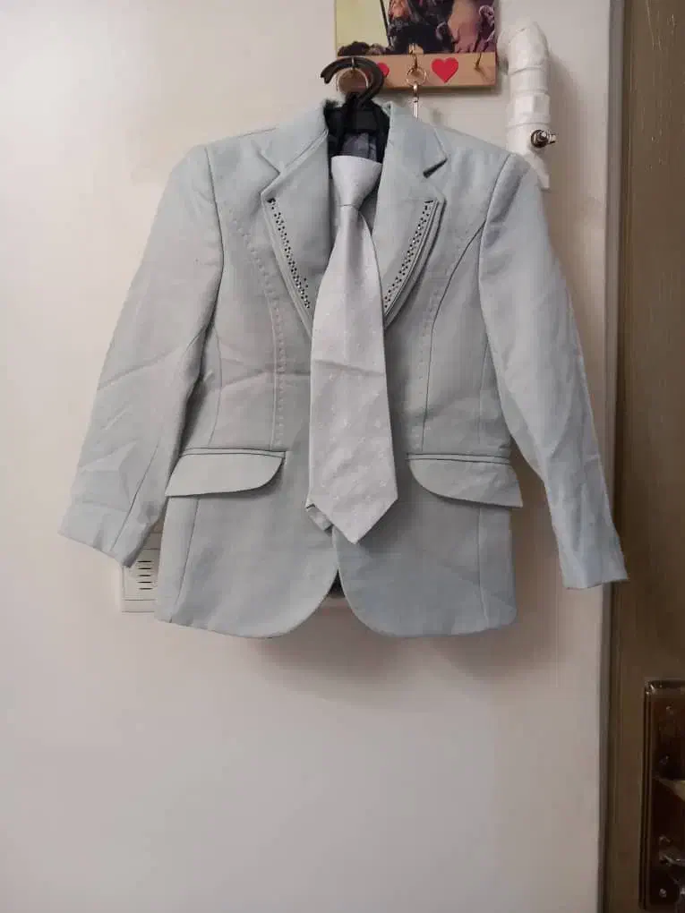 کت و شلوارپسرانه به همراه کفش و پیراهن|کفش و لباس بچه|تهران, زرکش|دیوار