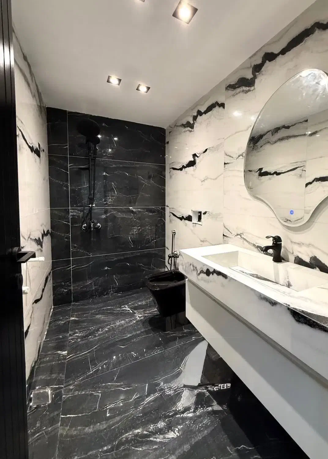 500م‌ پنت هاوس پایین روما(طبقه۱۸+ویوتراس)۴خواب