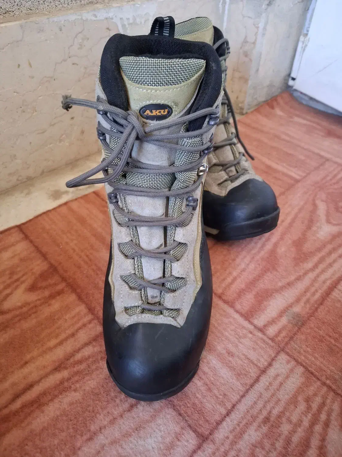 کفش کوهنوردی آکو|کیف، کفش، کمربند|بیرجند, |دیوار