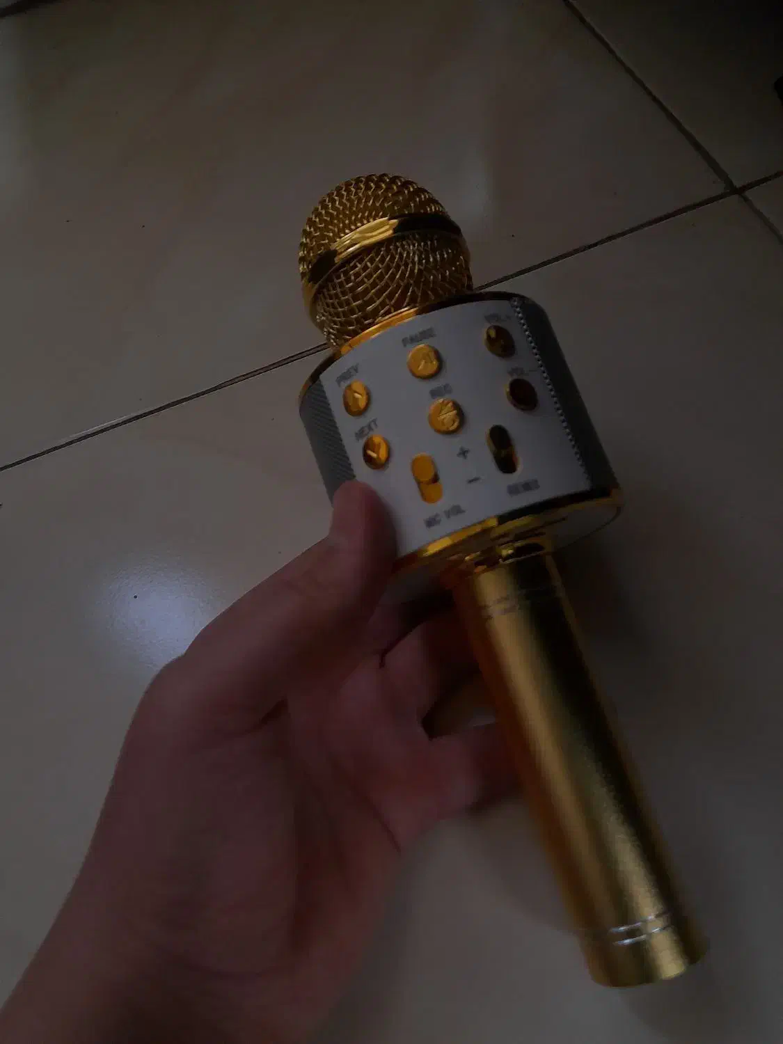 میکروفن|صوتی و تصویری|اراک, |دیوار