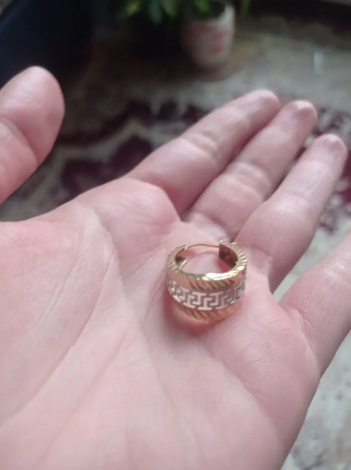 گوشواره طلا گمشده|جواهرات|شیراز, درکی|دیوار