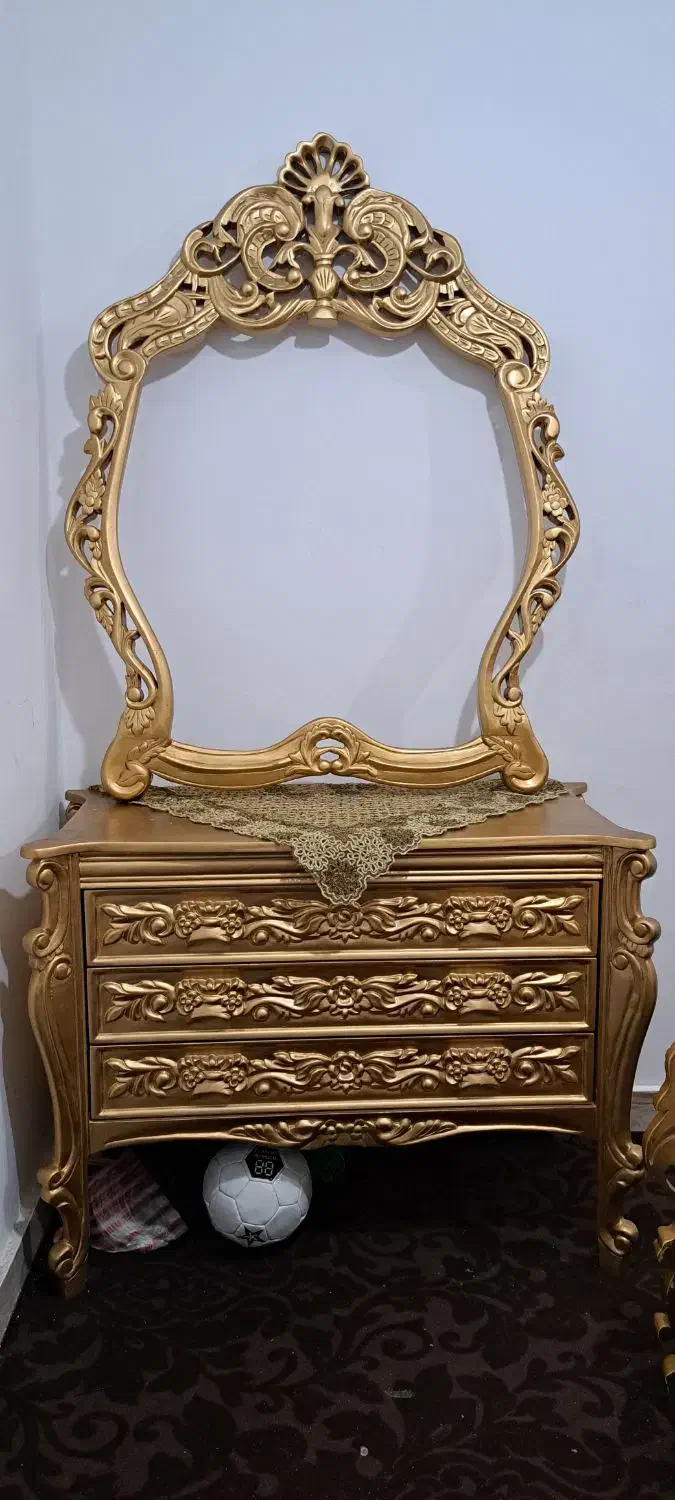 تختخواب دونفره طلایی رنگ|تخت و سرویس خواب|مسجد سلیمان, |دیوار