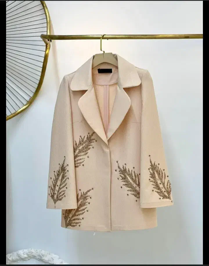 منجوق دوزی روی لباس|لباس|کویرات, |دیوار