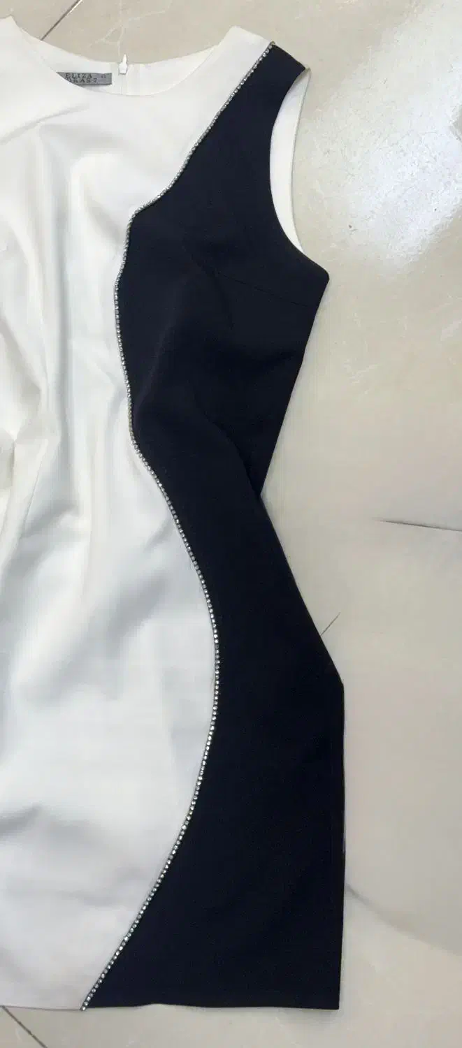 لباس مجلسی|لباس|اصفهان, باغ دریاچه|دیوار