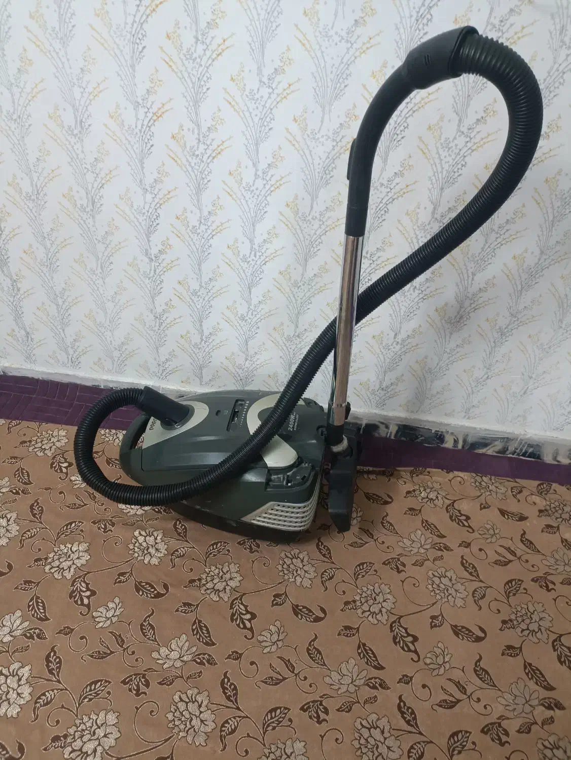 جارو برقی.پارس۲۴۰۰ وات ،کشش سالم وخوب|جاروبرقی، جارو شارژی، بخارشو|بروجرد, |دیوار