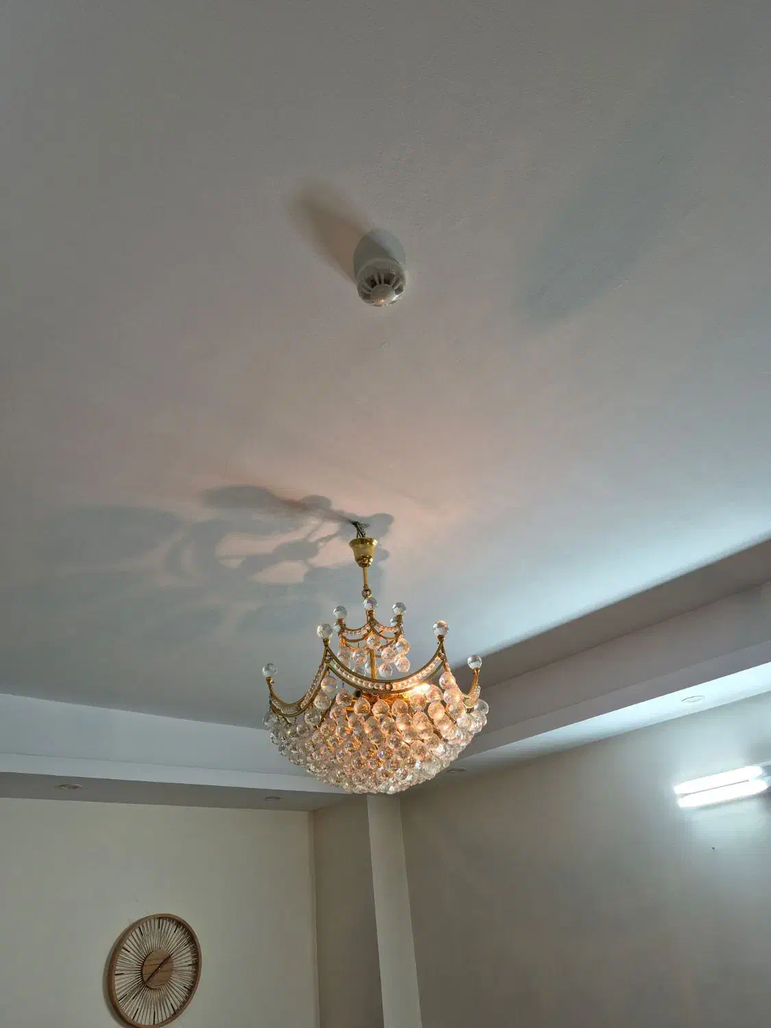 لوستر طلایی|لوستر و چراغ آویز|ری, فیروزآبادی|دیوار