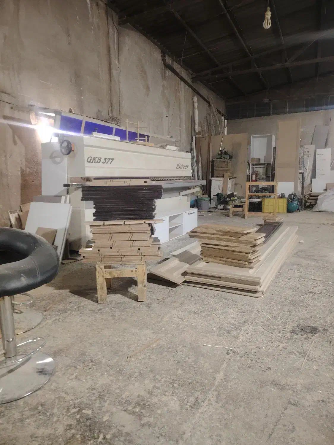 نیرو کار ماهر ونیمه ماهر و ساده جهت کار mdf|استخدام معماری، عمران و ساختمانی|نجفآباد, ویلاشهر|دیوار