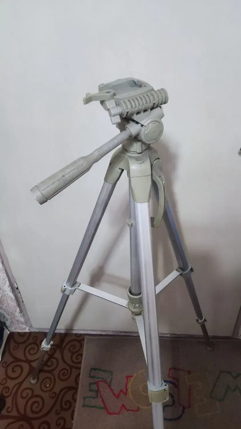 پایه دوربین|دوربین عکاسی و فیلم‌برداری|بندر انزلی, لاله|دیوار