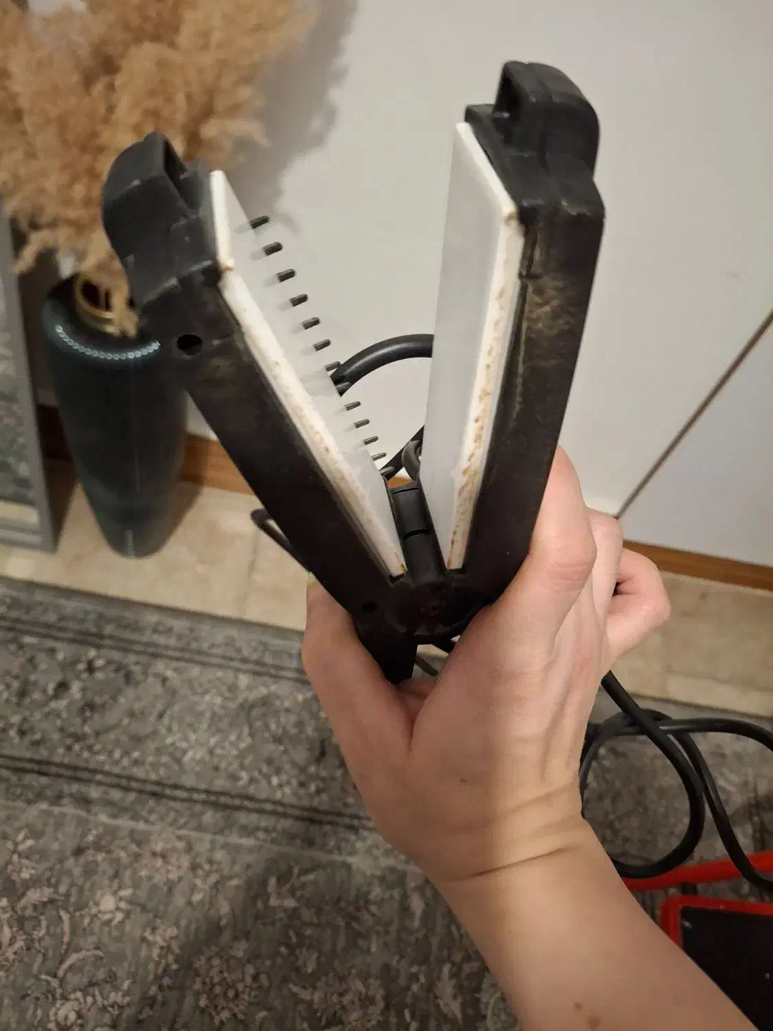 اتو مو سالم  و جاروبرقی قدیمی|آرایشی، بهداشتی، درمانی|الوند, |دیوار