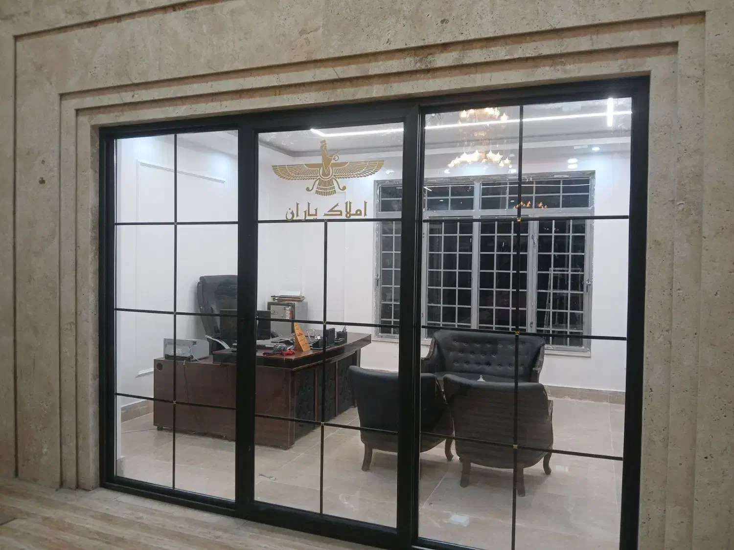 شیشه بری و درب پنجره دوجداره با بهترین قیمت|خدمات پیشه و مهارت|مشهد, ایثارگران|دیوار