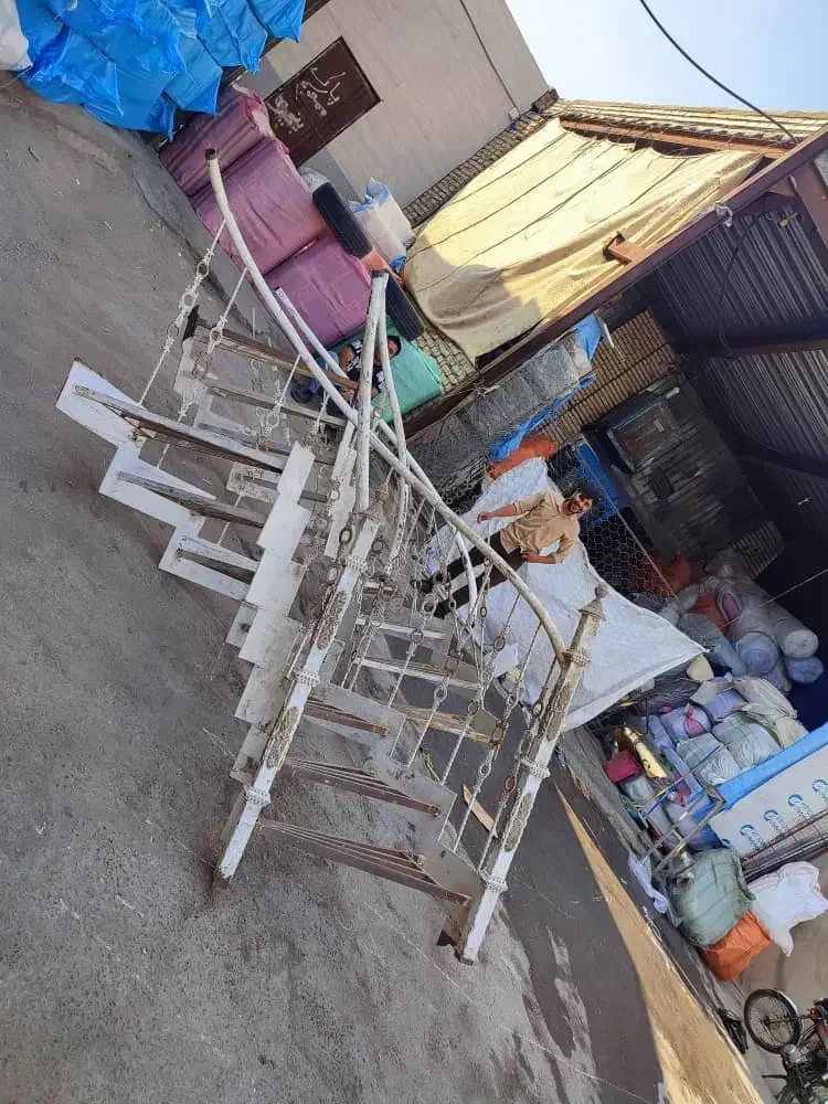 پله آهنی گرد ضخیم و سنگین|مصالح و تجهیزات ساختمان|مشهد, چهنو|دیوار