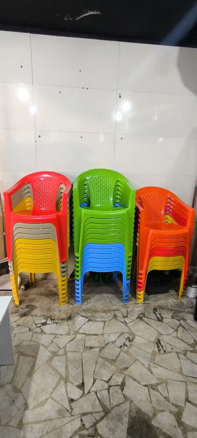 میز صندلی پلاستیکی ناصر|میز و صندلی غذاخوری|رشت, استادسرا|دیوار