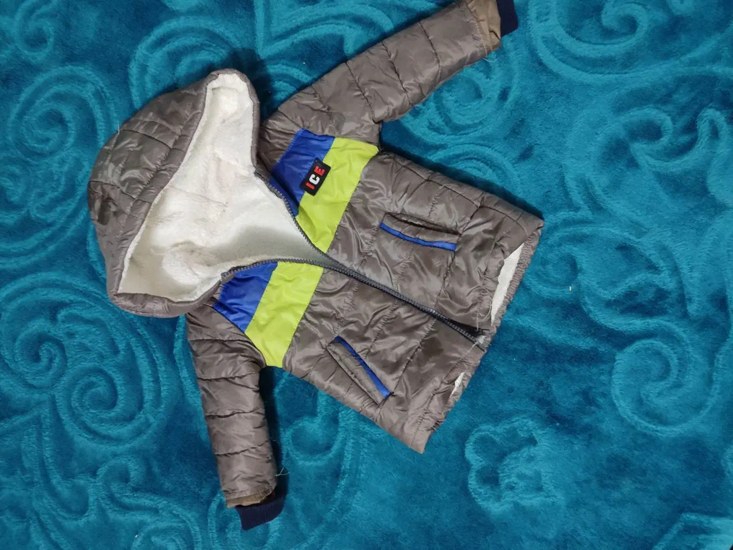 چند تا کاپشن پسرانه|کفش و لباس بچه|تربت جام, کشتارگاه|دیوار