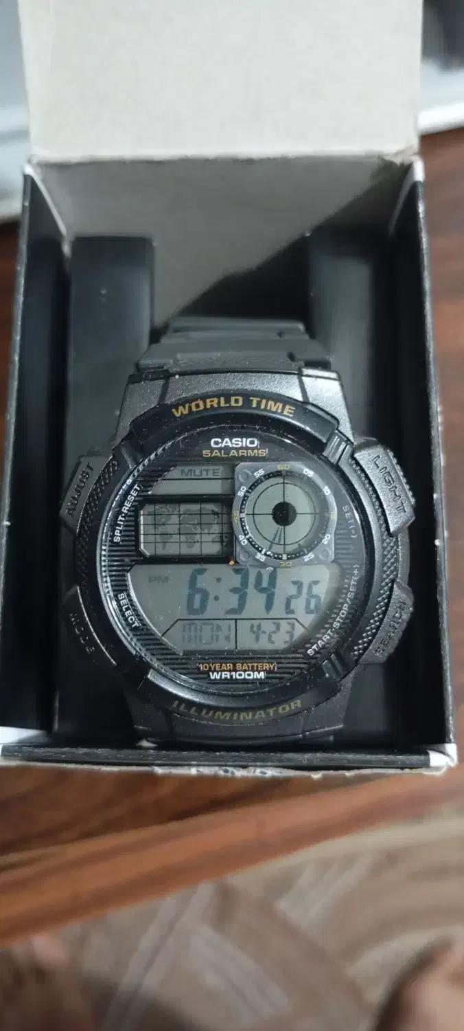 ساعت|ساعت|بندر انزلی, نوغان|دیوار