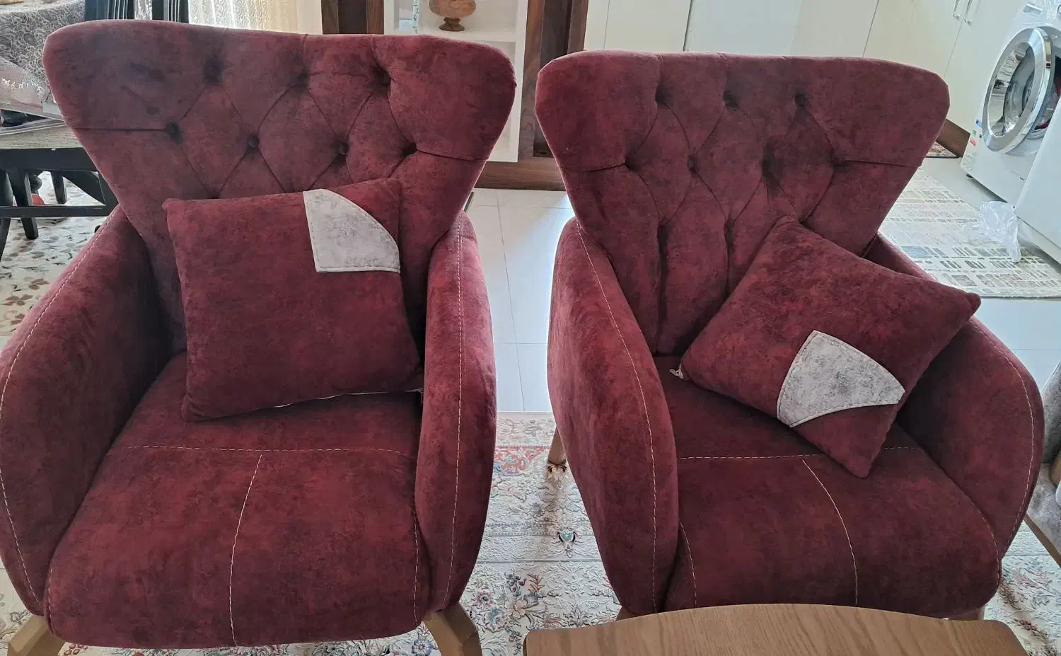 سرویس مبل هشت نفره در حد نو|مبلمان خانگی و میز عسلی|گلوگاه بابل (گلیا), |دیوار