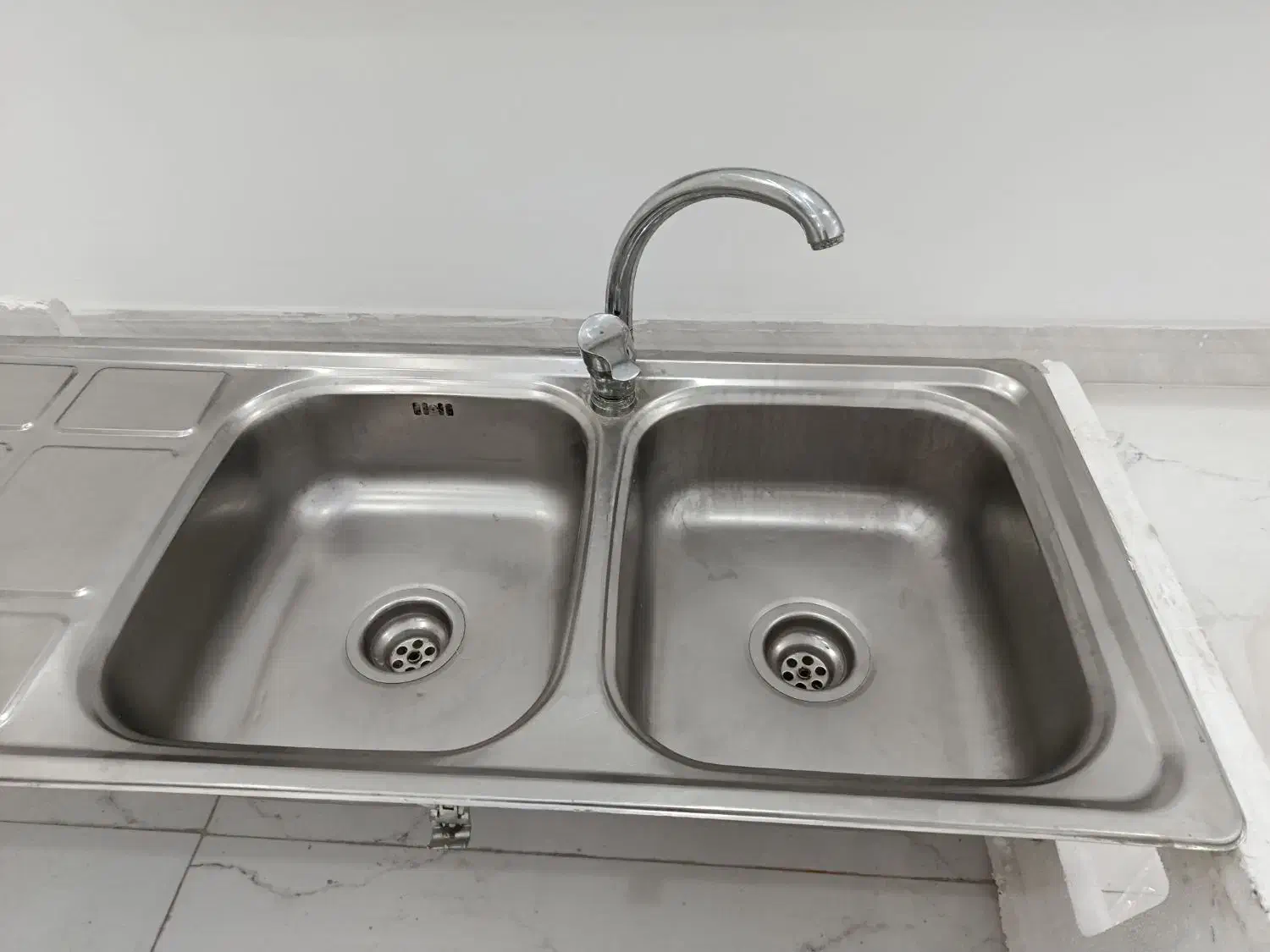 سینک تمیز به همراه شیر|مصالح و تجهیزات ساختمان|محمدشهر, سیدآباد|دیوار